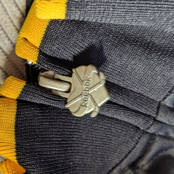 Boston Bruins Black Ice Girls Reebok Jacket - Picture 6 of 6